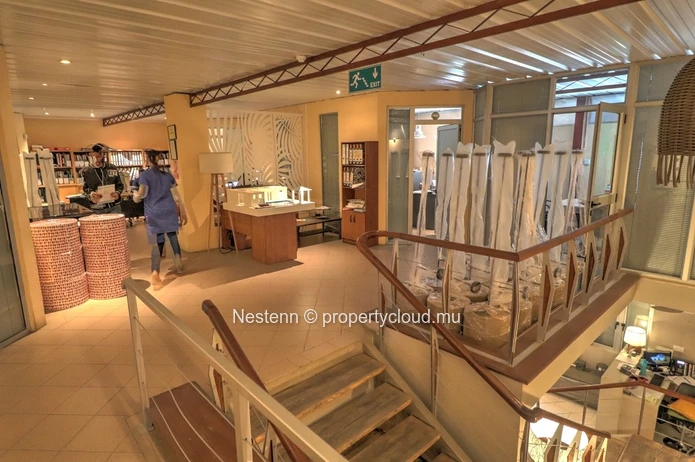 Exceptional commercial space
