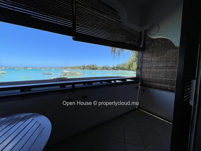 Waterfront apartment for sale in Grand Baie, 147m², 2 bedrooms
