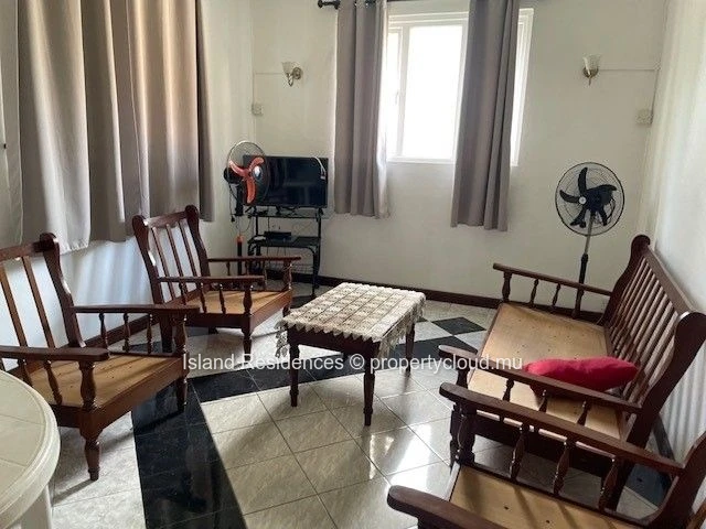 2 bedroom ground floor apartment in the center of Trou aux Biches