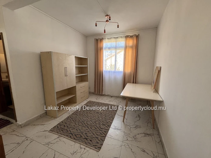 Duplex meublé de 3 chambres à louer à Pointe aux Canonniers
