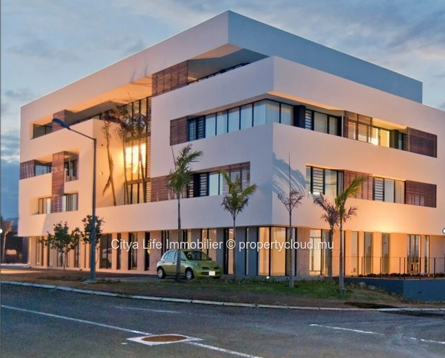 Spacious 211m² Office for Sale in Ebène with Prime Location