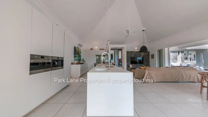 Villa Contemporaine avec Vue Imprenable sur la Montagne