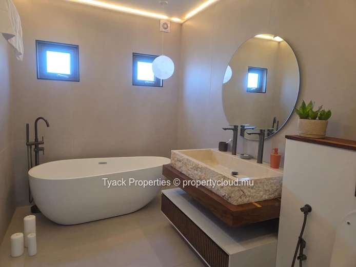 Villas PDS de Luxe 3 Chambres en Suite à Vendre à Pointe aux Piments avec Piscine Privée