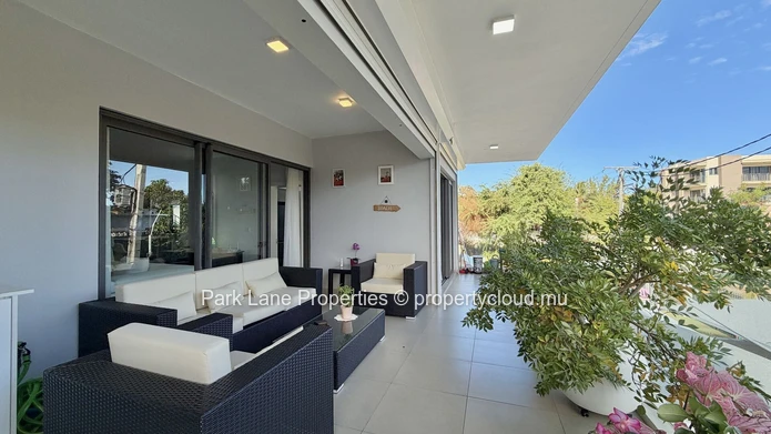 Appartement de 3 Chambres en Location – À 2 Pas de la Plage de La Preneuse