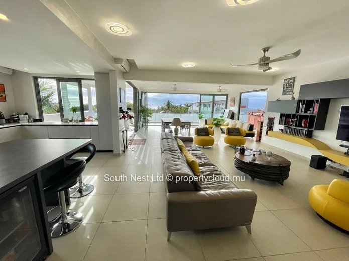 Vue mer et coucher de soleil: penthouse de 3 chambres idéalement situé à côté de la plage 