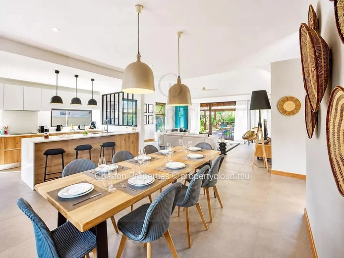 Elegant 3-bedroom apartment with en-suite bathrooms, a terrace, and exclusive amenities in Grand Gaube