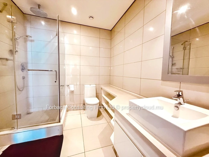 Grand Baie La Croisette- elegant apartment accessible to foreigners 