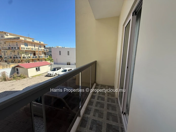 Charming First-Floor Apartment for Rent in Pereybere 