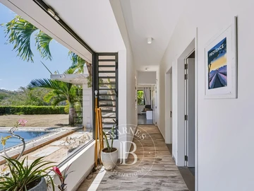 5 Bedroom Villa