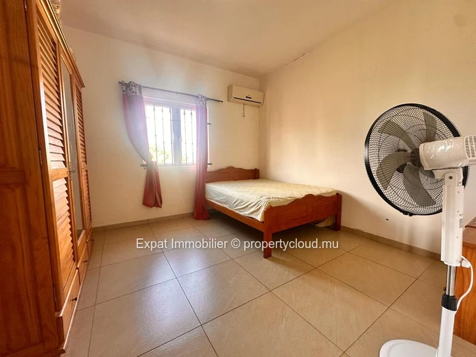 Appartement 2 chambres à louer à Grand Baie – Résidence sécurisée avec piscine