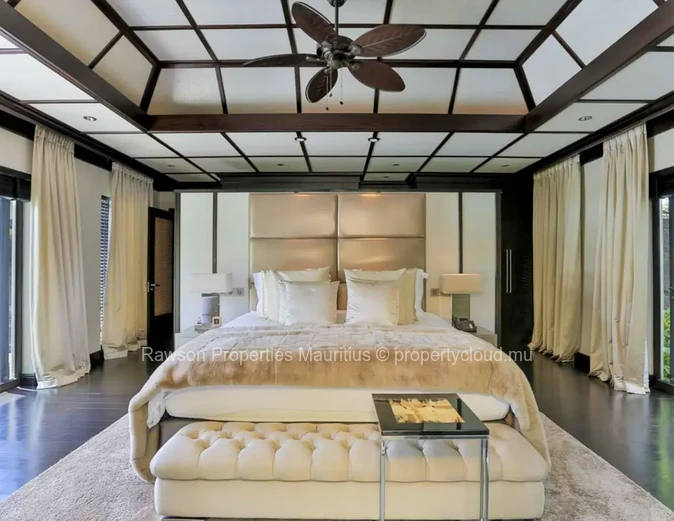Elegant Villa In A Golf Estate With Sea View.