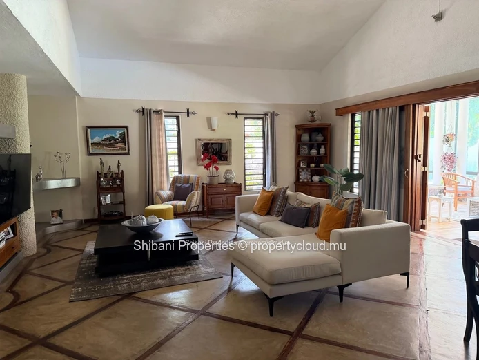 Magnifique Maison à Vendre – Rivière Noire