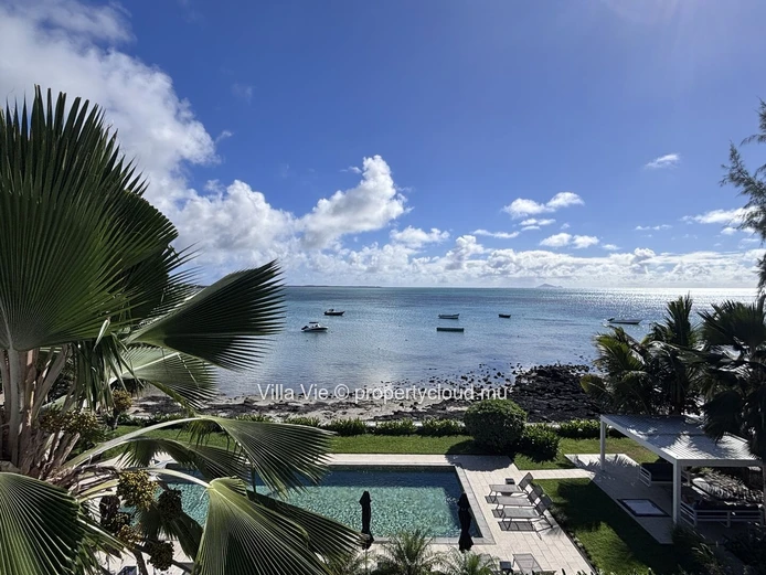Roches Noires - Penthouse de 3 chambres avec vue sur la mer et piscine commune