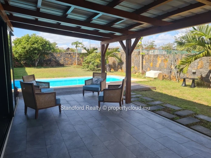 À Louer – Villa 3 Chambres à Balaclava | Rs 120,000 / mois (négociable)
