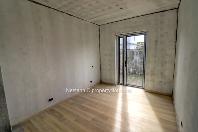 Appartement de 3 chambres en rez-de-chaussée avec jacuzzi
