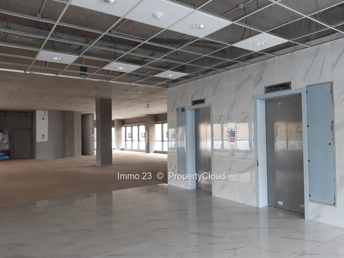 Office of 617 Square Meters