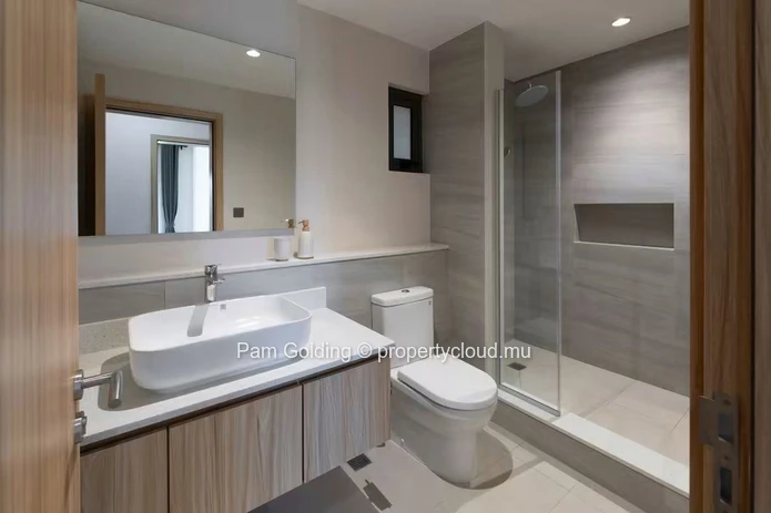 Verdant Garden: Modern Apartments for Sale in a Green Setting