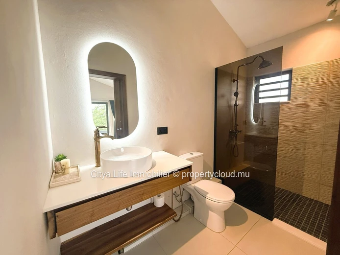 Villa d’Exception à Tamarin – Art de Vivre, Élégance et Vue Montagne
