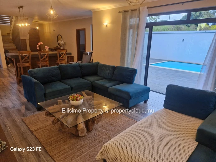 À vendre – Villa 4 chambres dont 2 en suite avec piscine et jardin