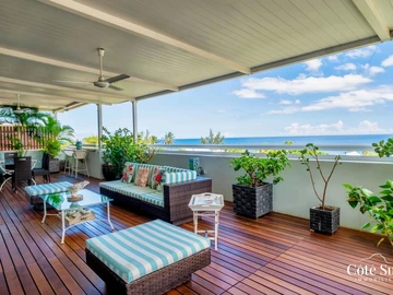 For sale 2/3 bedroom sea view penthouse in Tamarin
