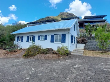 6 Bedroom House