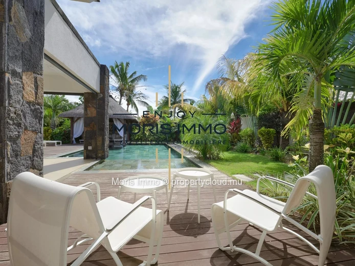 Superbe villa moderne de  4 chambres avec piscine
