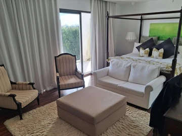 4 Bedroom Apartment