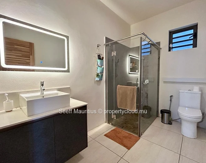 Modern Groundfloor Apartment in a Gated Residence