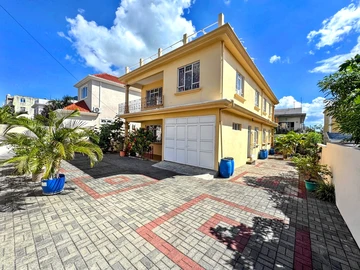 7 Bedroom House