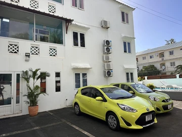 12 Bedroom Hotel