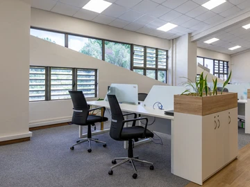 "Modern Full Furnished Office Space for Rent in Floréal with Parking and Air Conditioning - Only Rs 72,000!"