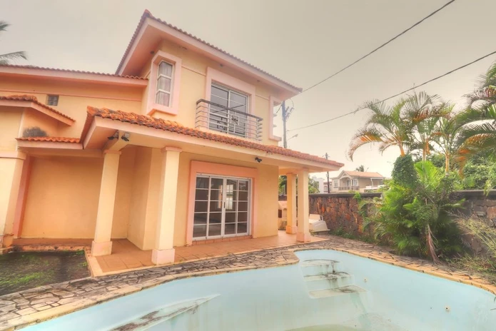 Opportunité Rare à Cap Malheureux : Villa Familiale de 200 m² avec Piscine 