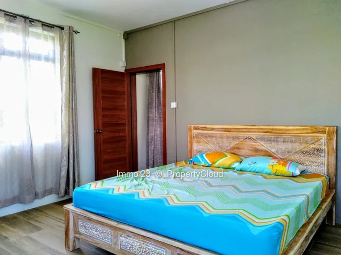Maison / Villa - 5 chambres - Eb00e8ne - Ref. MA45488LO