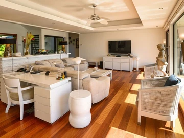6 Bedroom House