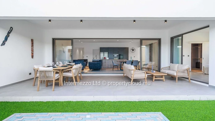 Furnished 3 En-Suite Bedroom Apartment – Pereybere, Mauritius | 201 m² | Garden & Private Plunge Pool | Airbnb 4.90/5...