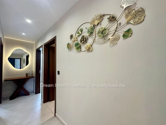 Stunning new furnished penthouse with private pool, just a stone's throw from Flic en Flac beach – Mauritius