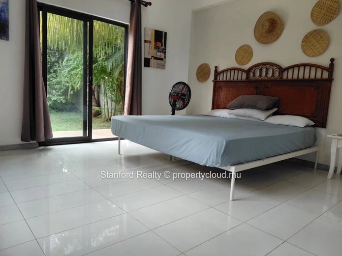 Villa for Rent - 6 Bedrooms, Bain Boeuf, North