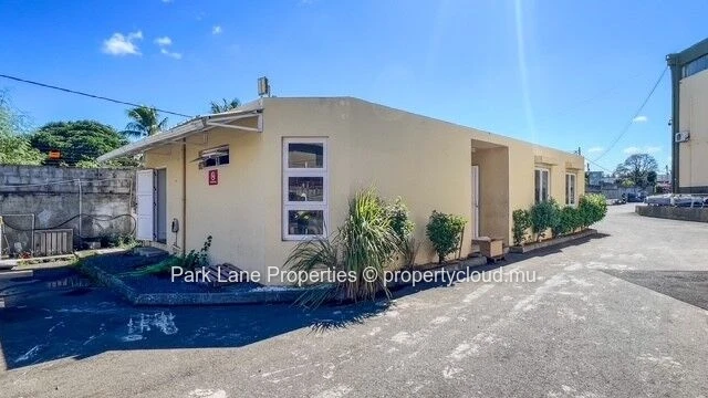 Warehouse for Sale in Roche Bois – Exceptional Investment Opportunity