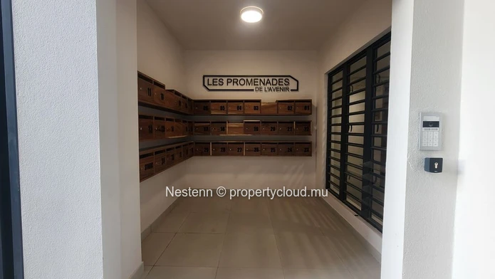 Appartement moderne d'une chambre à coucher à l'Avenir avec vue sur la montagne, balcon, climatisation et parking séc...