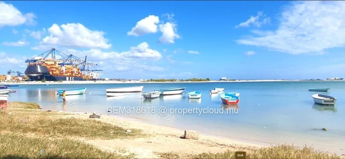 Propriété de Bord de Mer 36.37 Perches à Vendre – Baie du Tombeau 