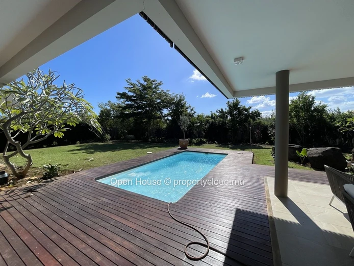 Villa contemporaine à louer, 4 chambres, piscine, accès golf.