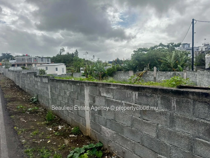 Residential plot of 13.5 perches for sale in Goodlands.