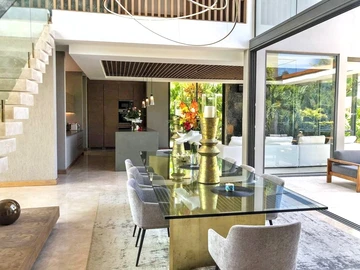 5 Bedroom Villa