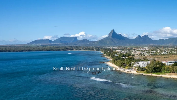 Beachfront ground floor big apartment available to foreigners 