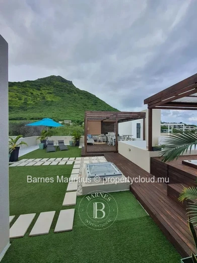 TAMARIN – Beautiful penthouse with sea view – 3 bedrooms