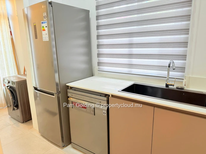 Appartement de 3 chambres au rez-de-chaussée à louer à Tamarin – Lumineux, central et confortable
