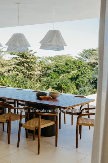 Villa de Luxe de Plain-Pied à Vendre à Bel Ombre – Piscine à Débordement de 14 Mètres et Domaine Golfique Prestigieux...