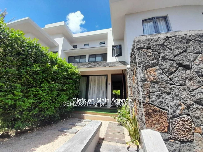 Duplex de Luxe Meublé à Louer – Azuri Village, Roches Noires