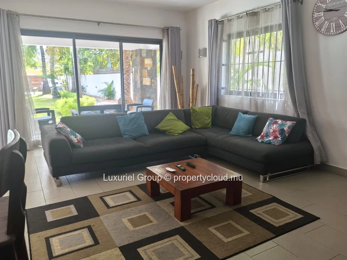 4-bedroom villa with swimming pool and spacious outdoor area