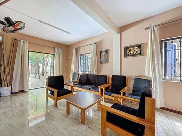 5 Bedroom House